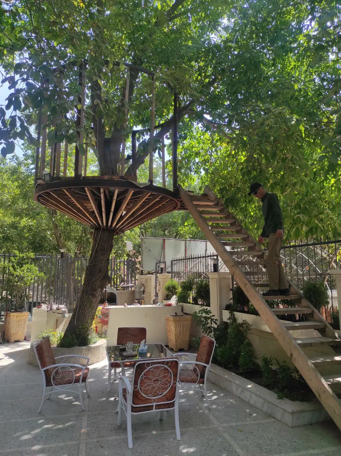 راه پله چوبی. تولید (راهپله چوبی) و آلاچیق.|خدمات پیشه و مهارت|یاسوج, |دیوار