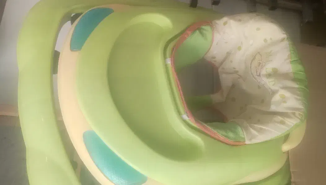 لوازم بچه|کالسکه و لوازم جانبی|قم, باغ شریفی|دیوار