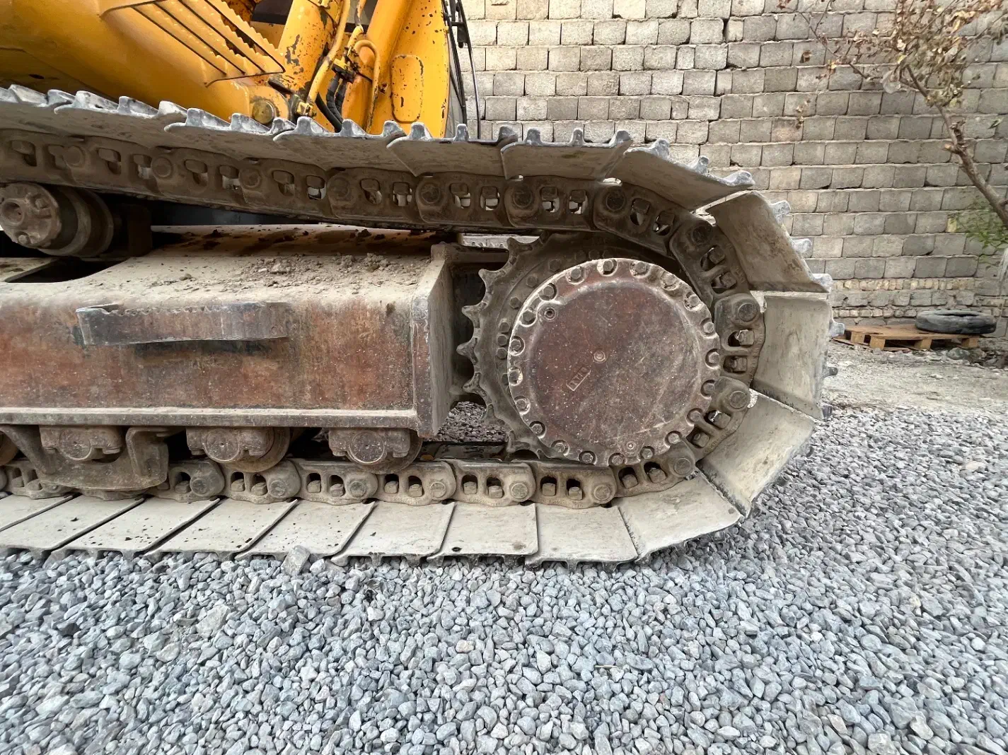 بیل هیوندا اتاق زرد ۲۱۰موتورH|خودرو سنگین|اصفهان, آبشار|دیوار