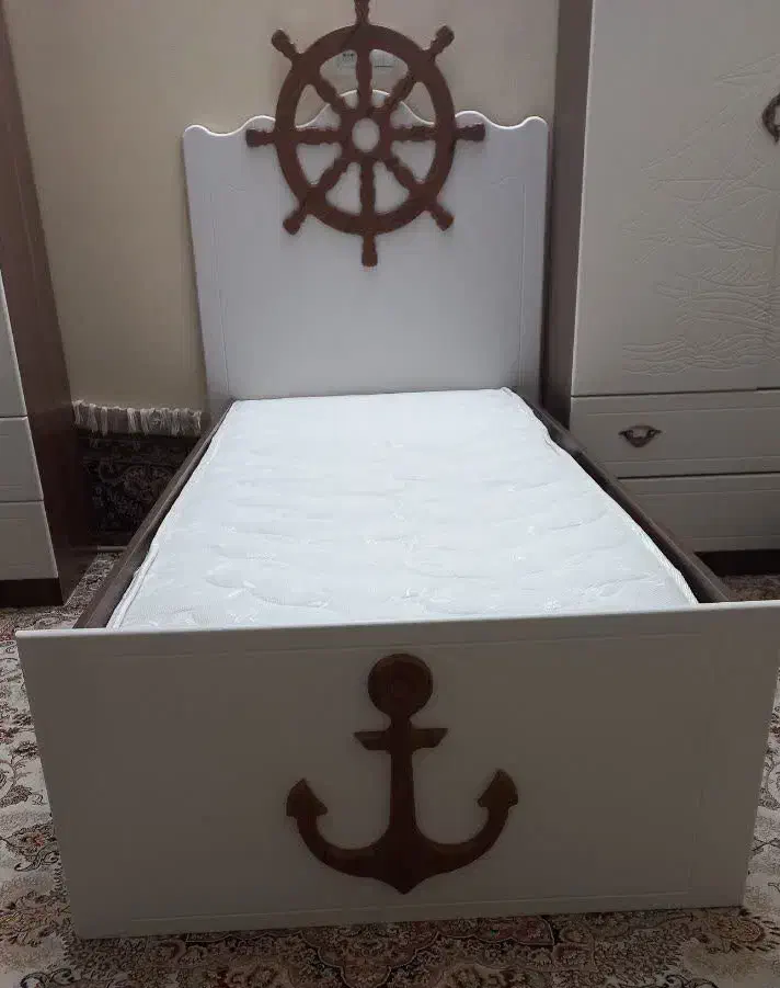 تخت خواب یک نفره همراه باتشک|تخت و سرویس خواب|برخوار, |دیوار