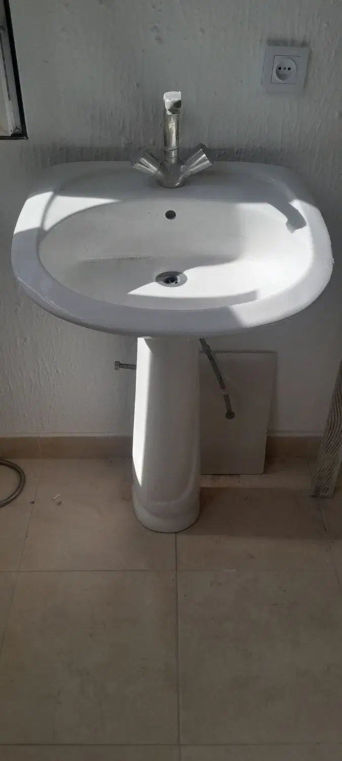 روشویی همراه با شیر|لوازم سرویس بهداشتی|شیراز, گلدشت معالی‌آباد|دیوار