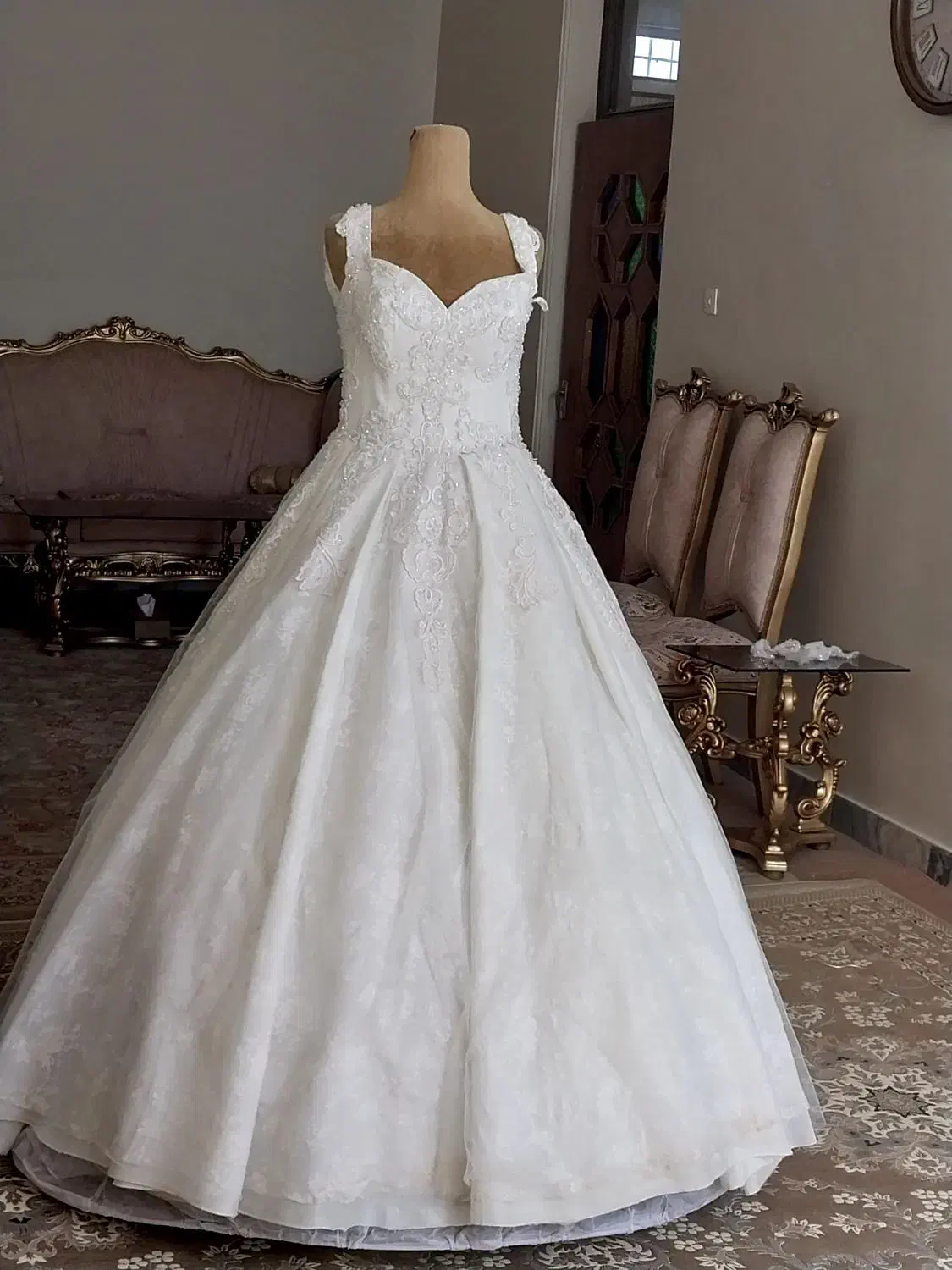 لباس عروس سفید و رنگی|لباس|اصفهان, شفق|دیوار