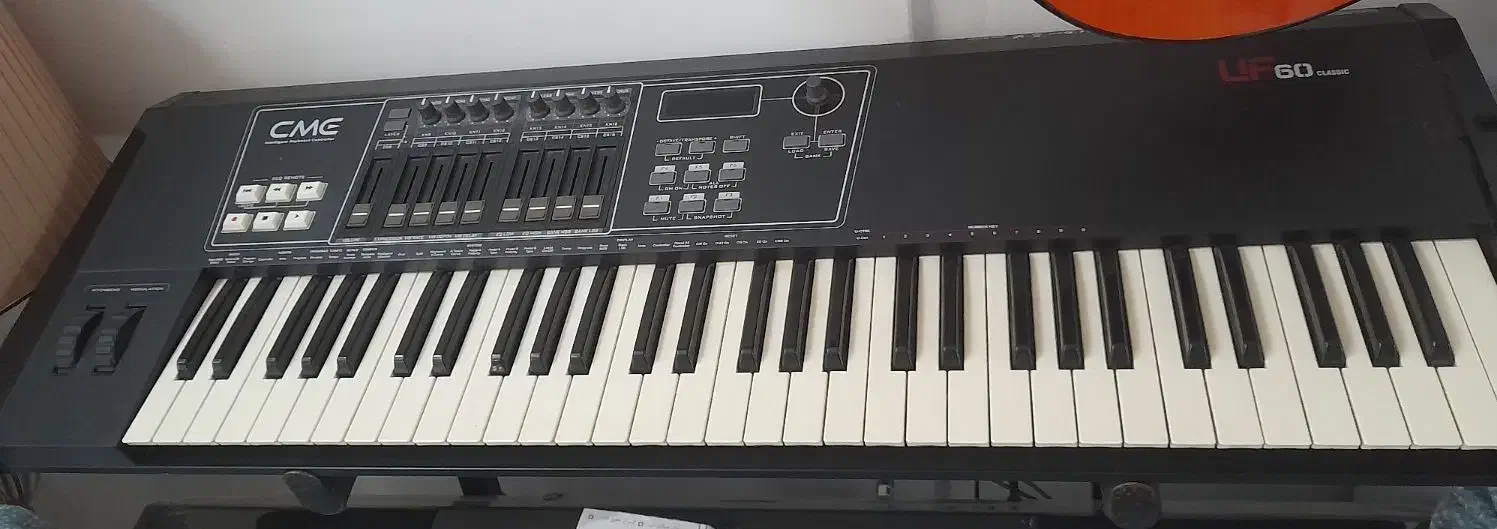 میدی کنترلر ۵ اکتاو|پیانو، کیبورد، آکاردئون|مشهد, شهید قربانی|دیوار