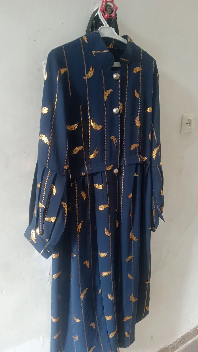 یکی عدد مانتواصلااستفاده نشده،|لباس|سبزوار, قصبه شرقی|دیوار