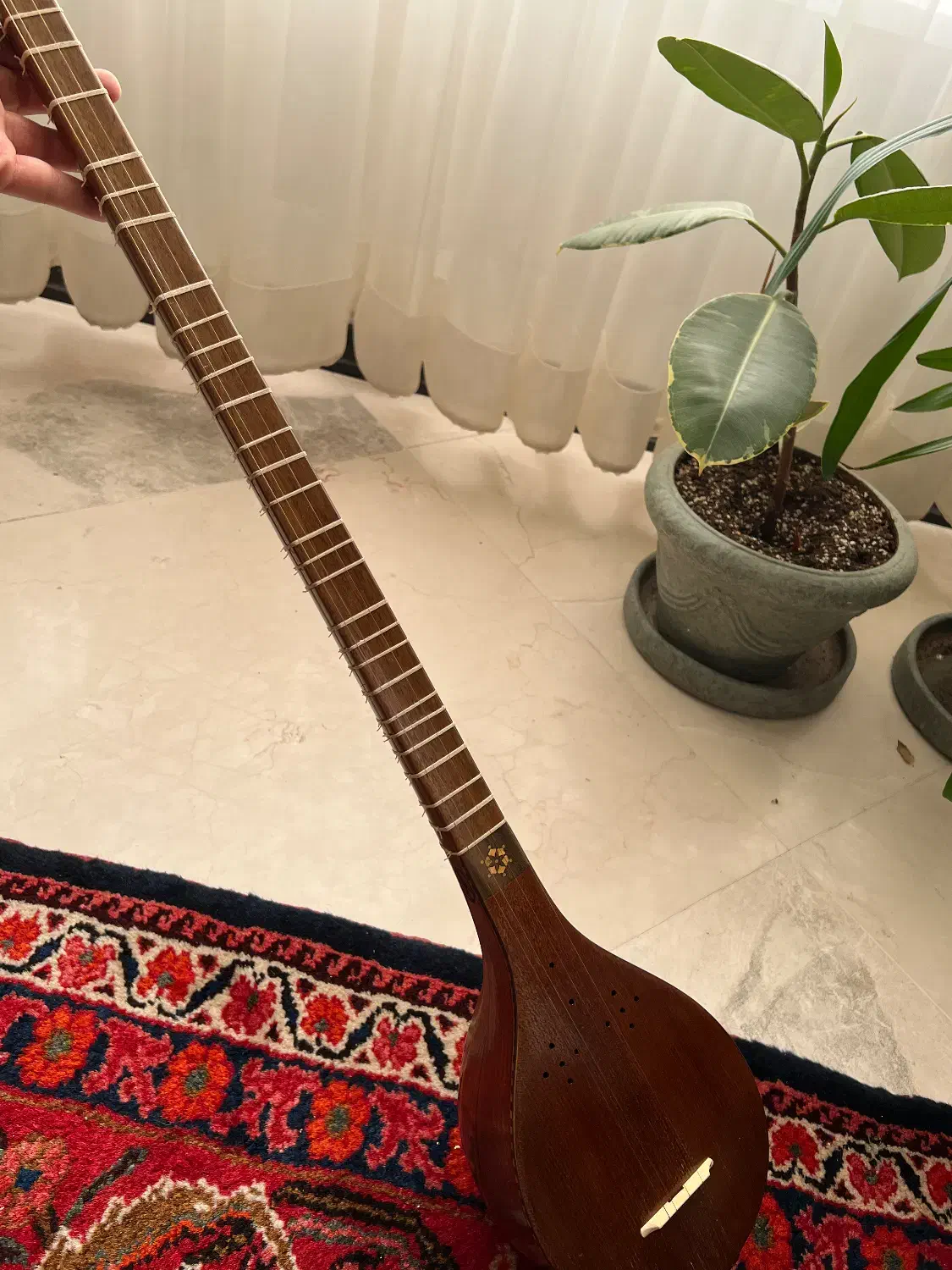 سه تار|سازهای سنتی|تهران, درب دوم|دیوار