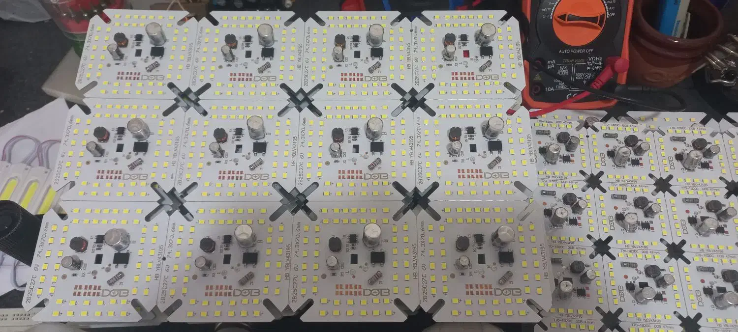 فروش لامپ ۲۰ و ۳۰ وات به نصف قیمت با ضمانت یکساله|لامپ و چراغ|اهواز, پردیس|دیوار