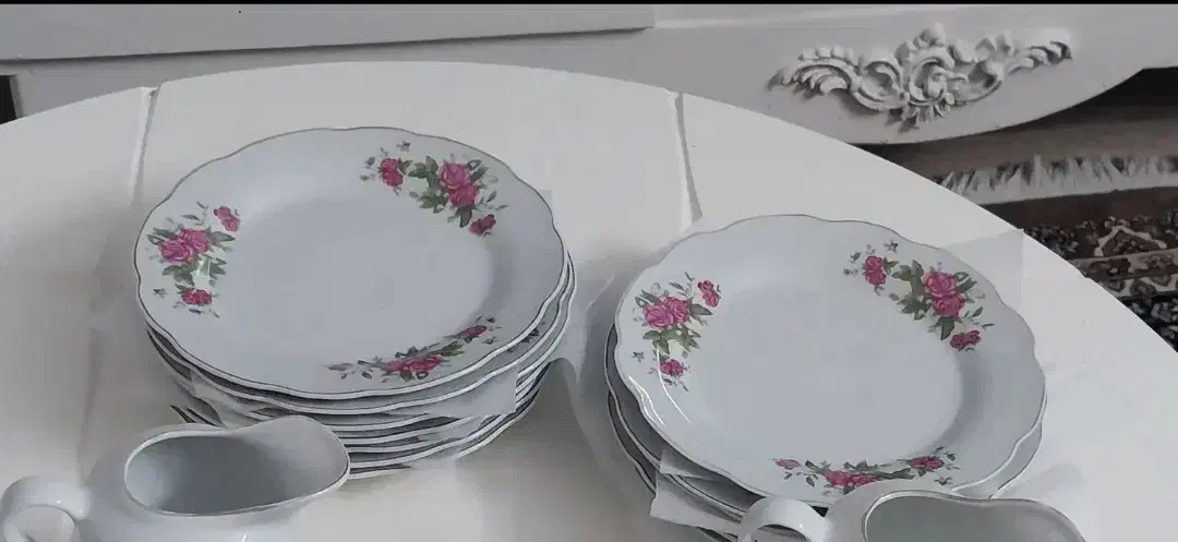 بشقاب گل سرخی|ظروف سرو و پذیرایی|ری, دولتآباد|دیوار