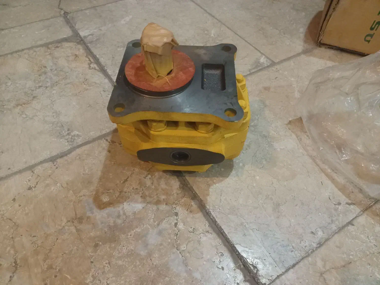 پمپ حرکت گریدر کوماتسو ۷۰۵ a2|ماشین‌آلات صنعتی|مشهد, انقلاب|دیوار