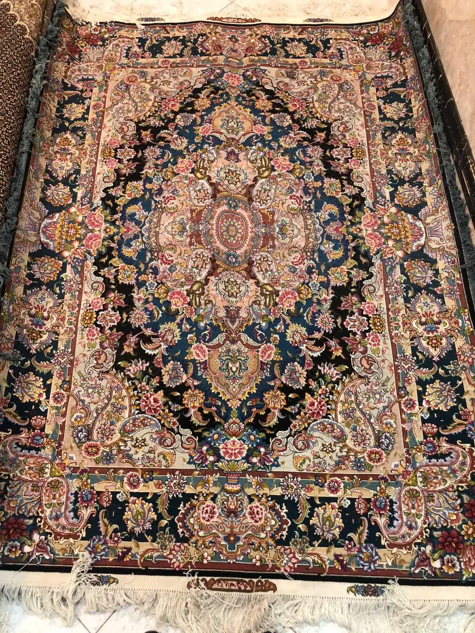 قالیچه سالاری اعلا و نفیس|فرش|تبریز, |دیوار