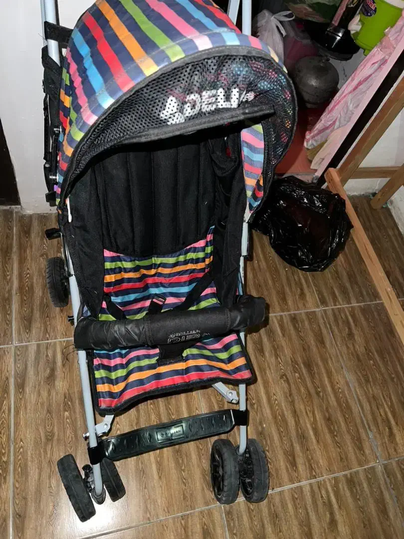 کالسکه مسافرتی کم جا|کالسکه و لوازم جانبی|رشت, باهنر|دیوار