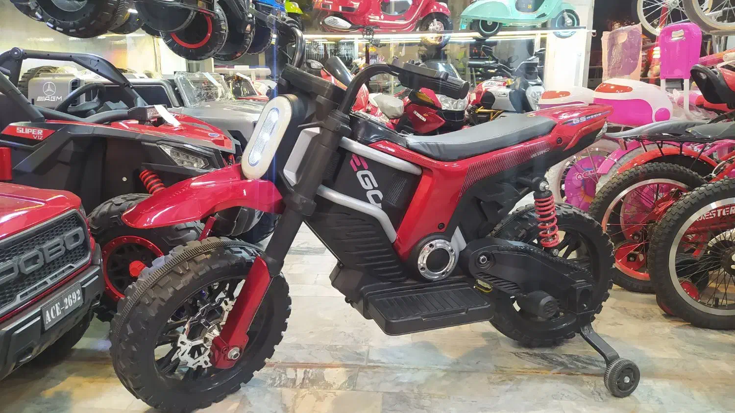 موتور شارژی طرح تریل سایز بزرگ|اسباببازی بچه|قم, وادی السلام|دیوار