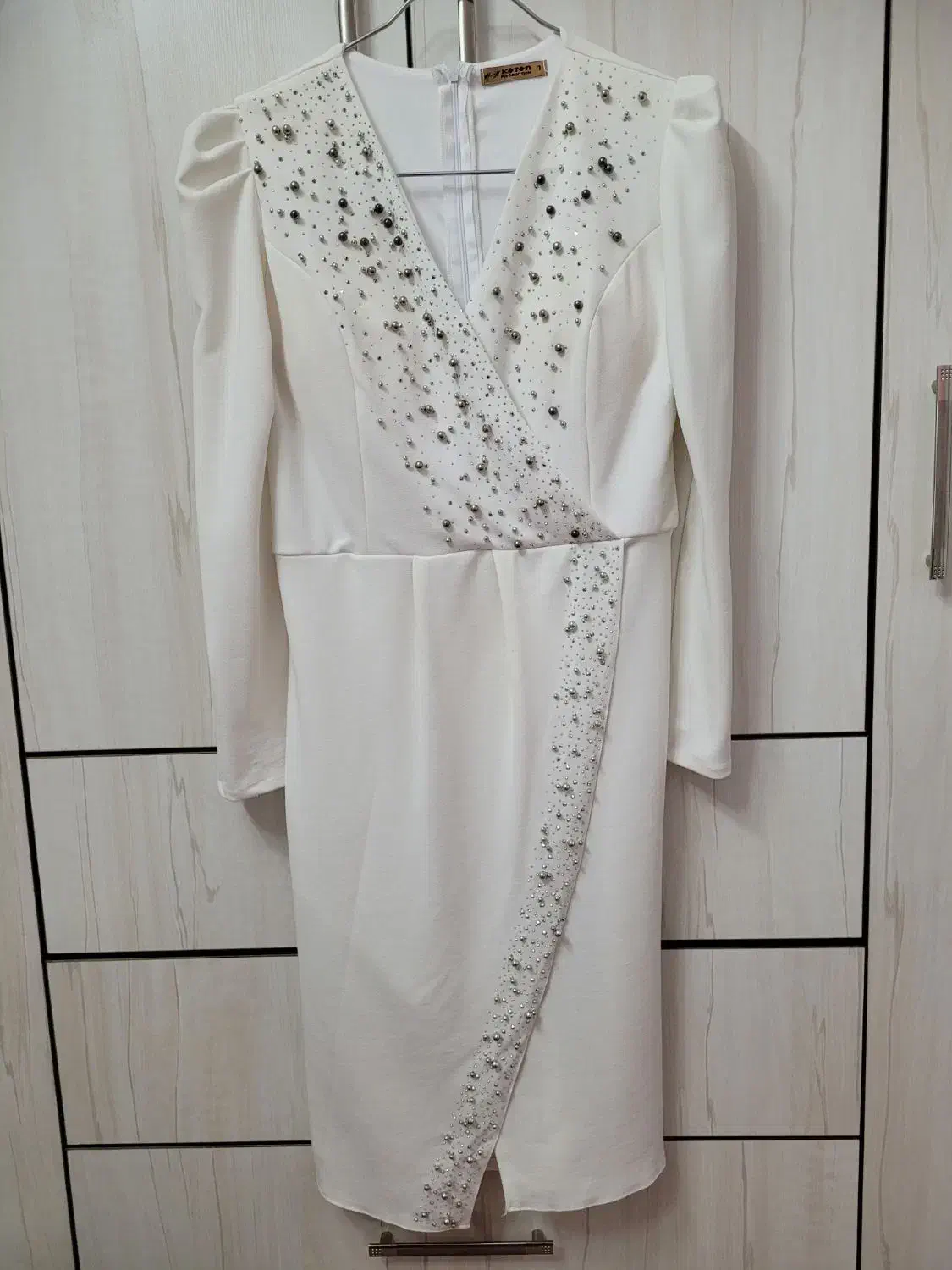 لباس مجلسی نو|لباس|دهق, |دیوار