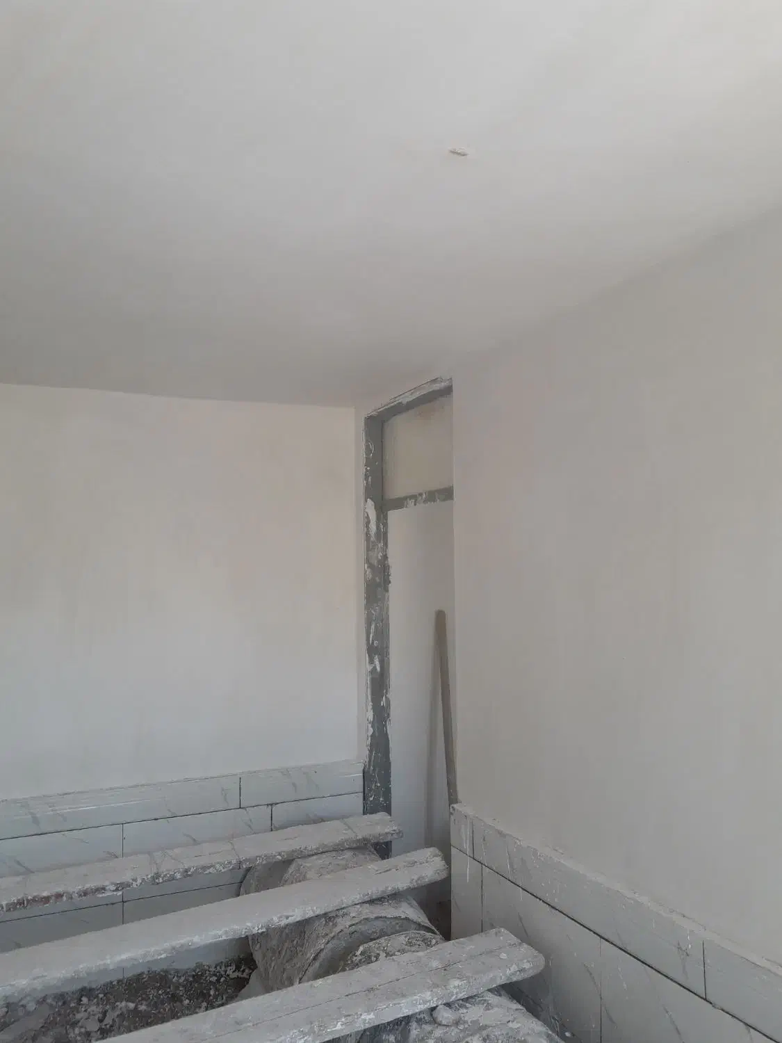 گج سفید.خورده کاری گج خاک.لکه گیری|خدمات پیشه و مهارت|بجنورد, |دیوار