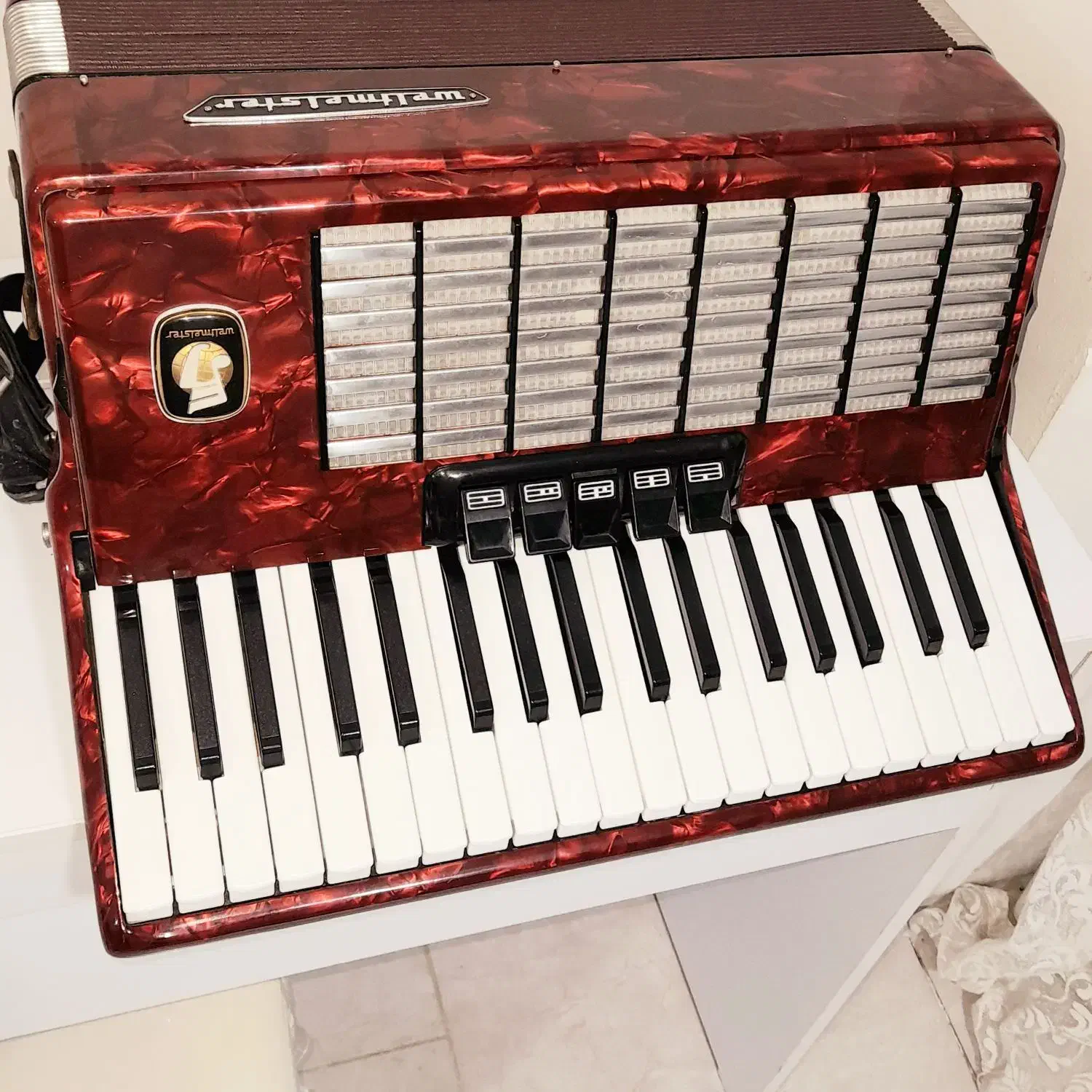 آکاردئون والت مستر آلمانی ۹۶ باس|پیانو، کیبورد، آکاردئون|مینودشت, |دیوار