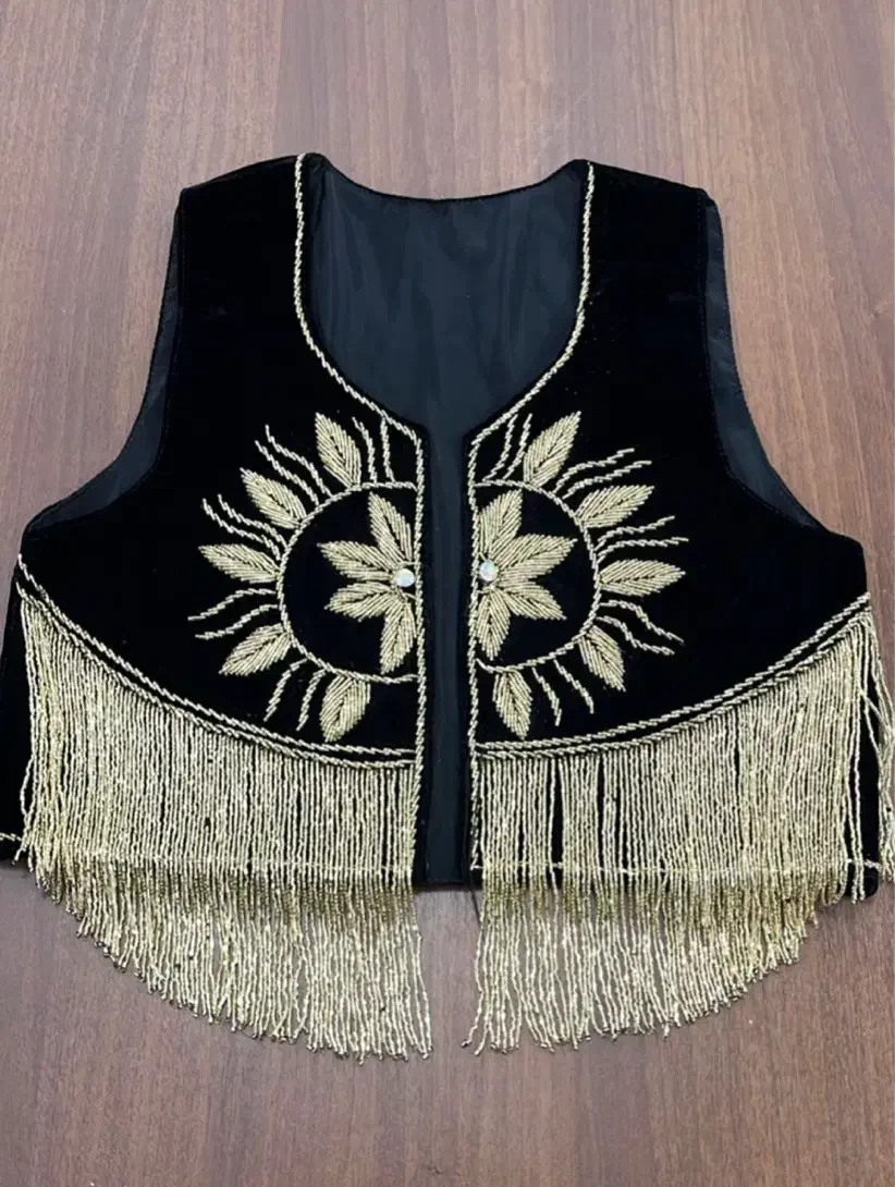 جلیقه کردی سخمه|لباس|فولادشهر, مسکن مهر فولادشهر|دیوار