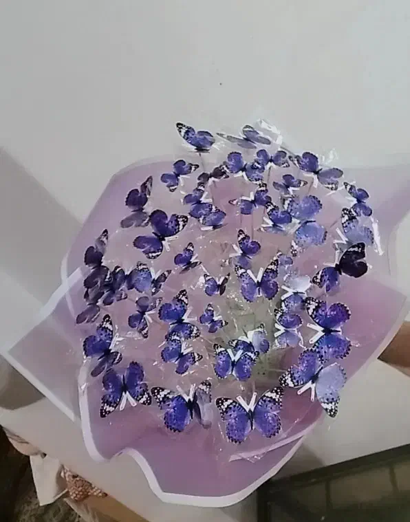 دسته گل پروانه‌ایی|گل مصنوعی|کوچصفهان, |دیوار