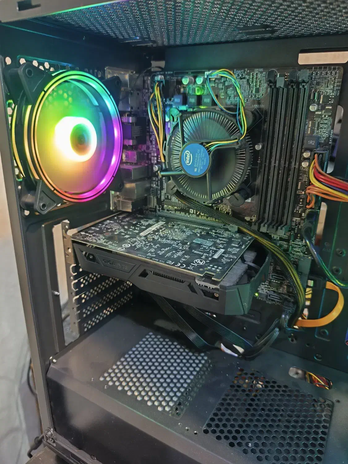 کیس گیمینگ نسل ۶ گرافیک ۴ گیگ|رایانه رومیزی|بجنورد, |دیوار