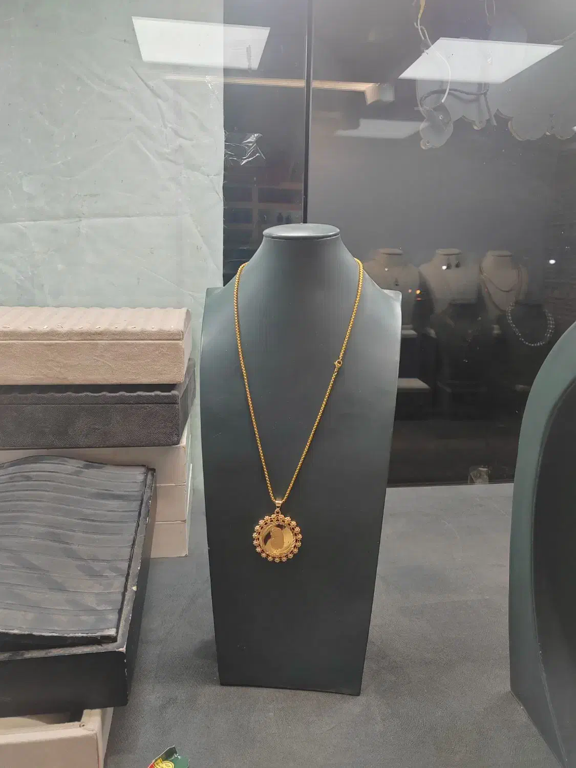 مانکن طلا فروشی و بدلیجات|فروشگاه و مغازه|مشهد, سرافرازان|دیوار