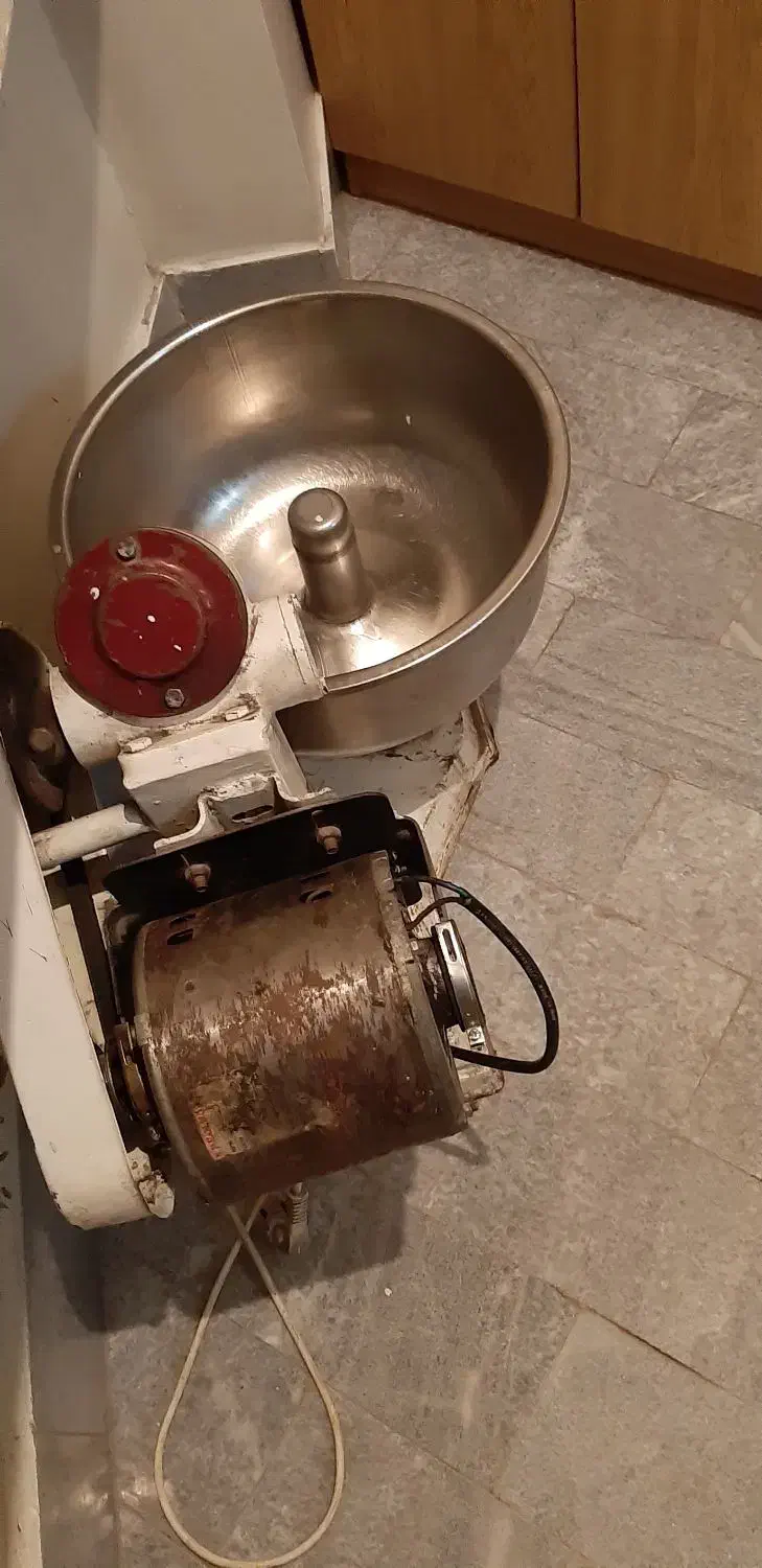 خمیرگیر کوچک|ماشینآلات صنعتی|ری, فیروزآبادی|دیوار