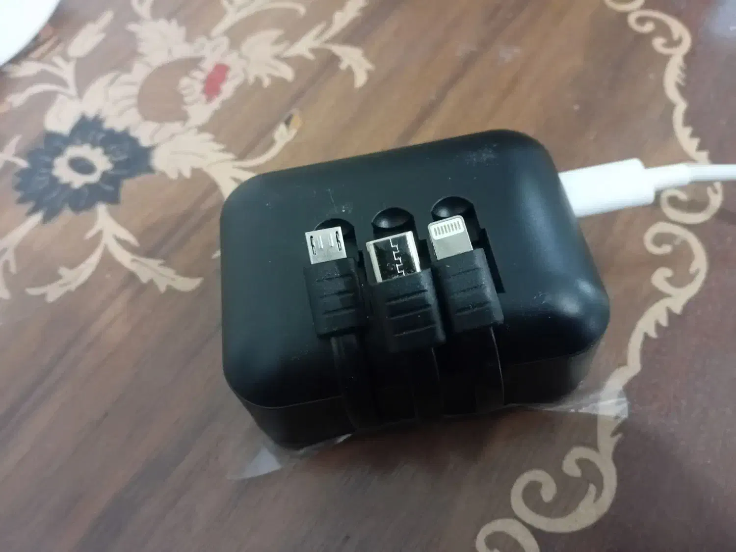 ایرپاد پاوربانکی دارای سه کبل شارژ توضیحات واجب|لوازم جانبی موبایل و تبلت|نهاوند, |دیوار