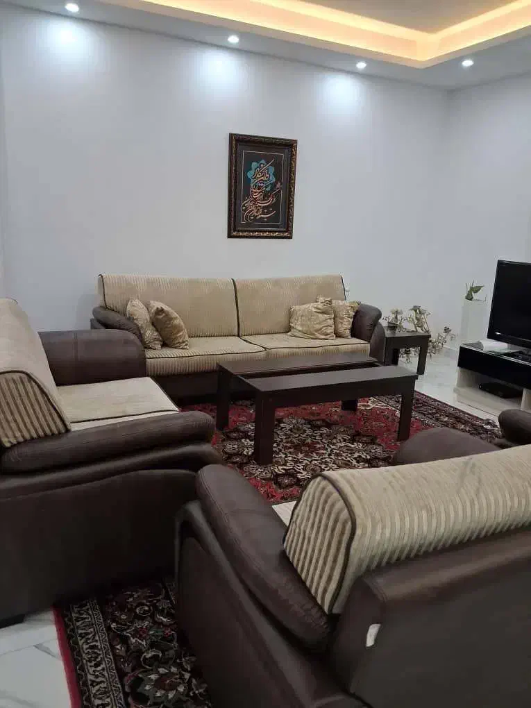 مبلمان راحتی ۷ نفره چرم و پارچه مخمل ترکیه|مبلمان خانگی و میز عسلی|رشت, علی آباد|دیوار