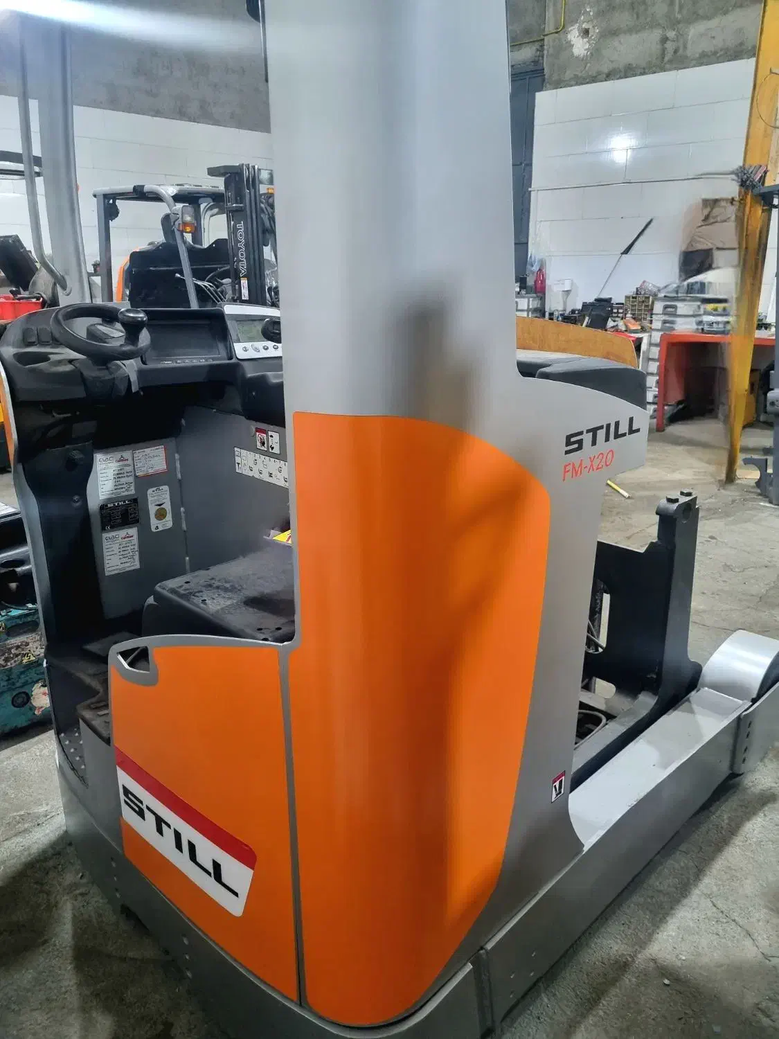 لیفتراک برقی (ریچ تراک)|ماشینآلات صنعتی|باغستان, |دیوار