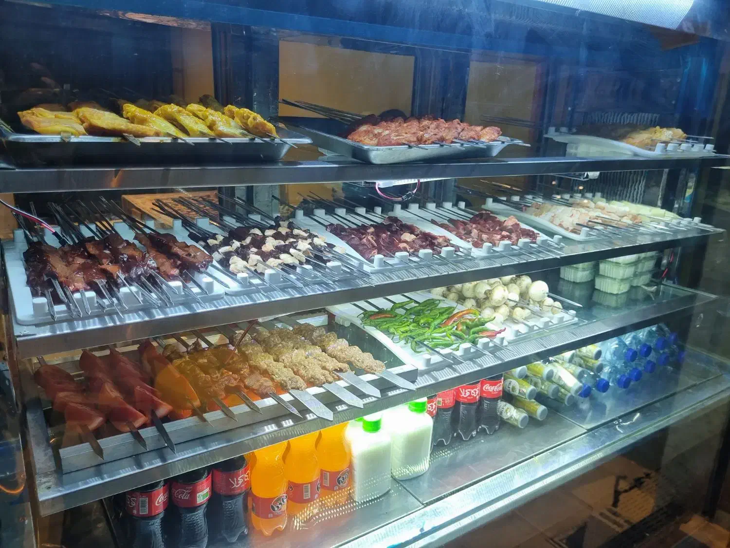 استخدام سالن دار و کارگر ساده جهت رستوران|استخدام خدمات فروشگاه و رستوران|پردیس, فاز ۱۱|دیوار