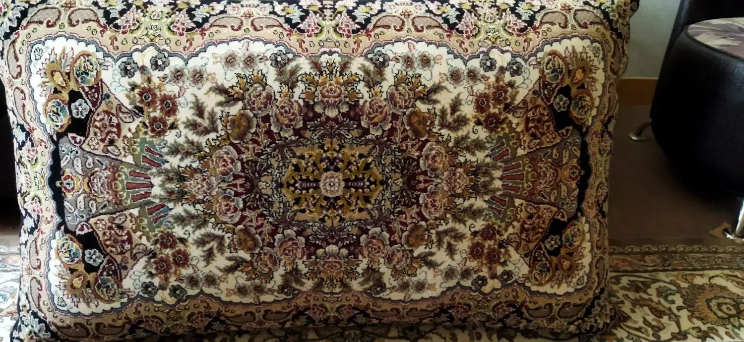 یه جفت پشتی|پشتی|اراک, |دیوار