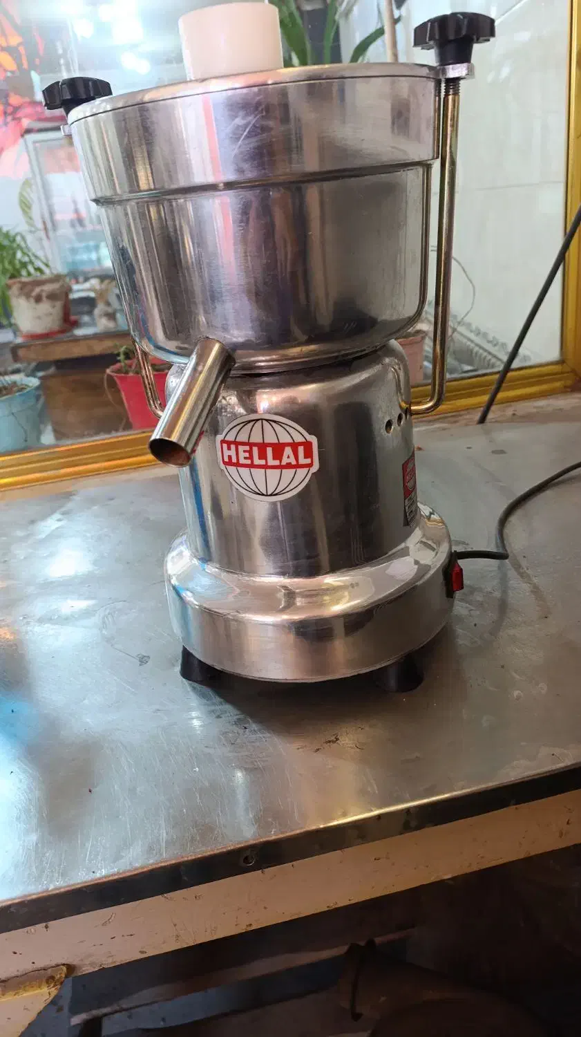 تعدادی لوازم آبمیوه گیری|آبمیوه‌گیر و آب‌مرکبات‌گیر|تبریز, |دیوار