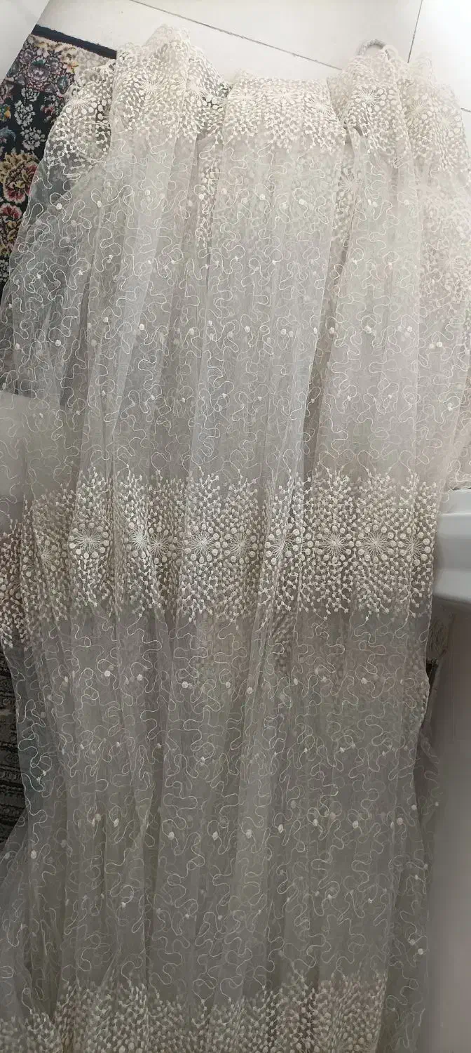 پرده|پرده، رانر، رومیزی|میانه, |دیوار