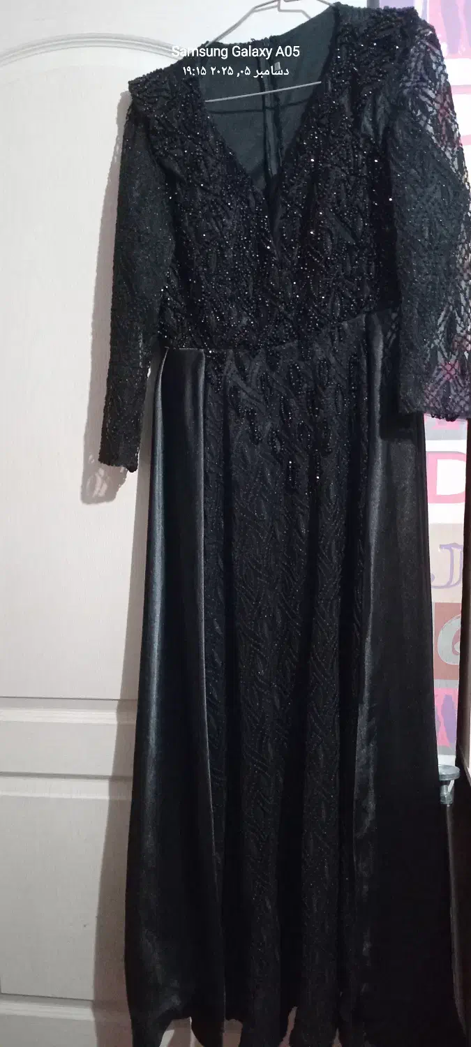 پیراهن مجلسی|لباس|اندیشه, اندیشه فاز ۱|دیوار