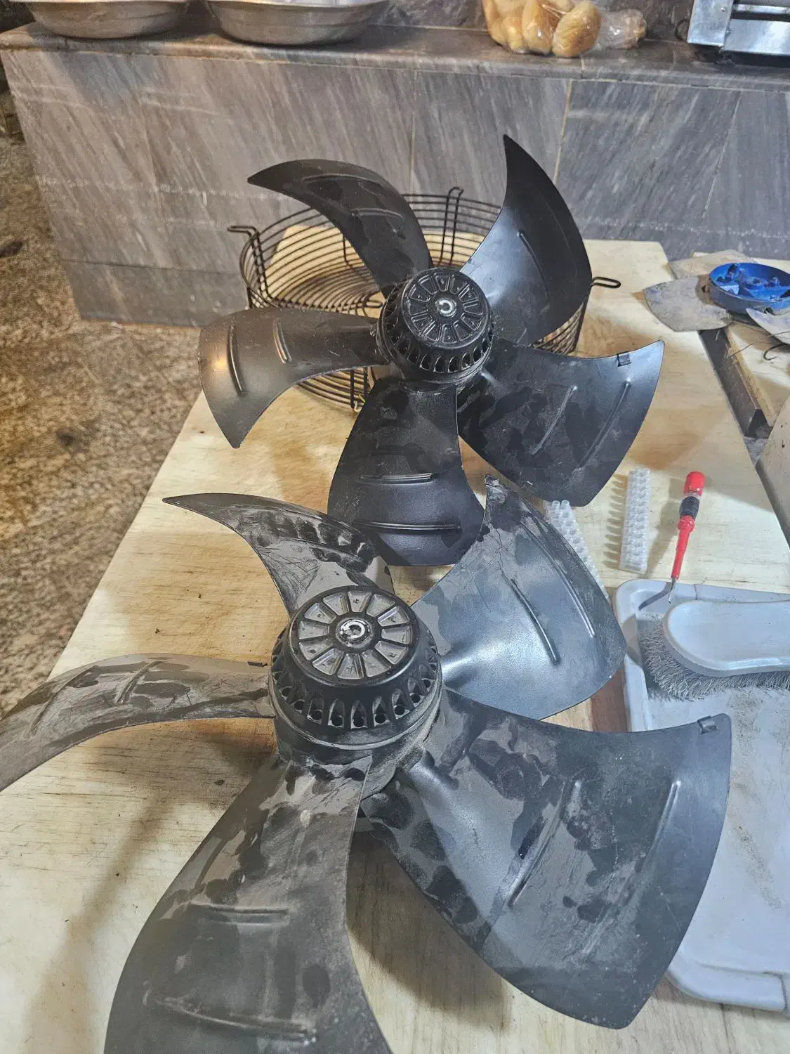 دو عدد فن سردخانه|ماشین‌آلات صنعتی|قم, ارم|دیوار