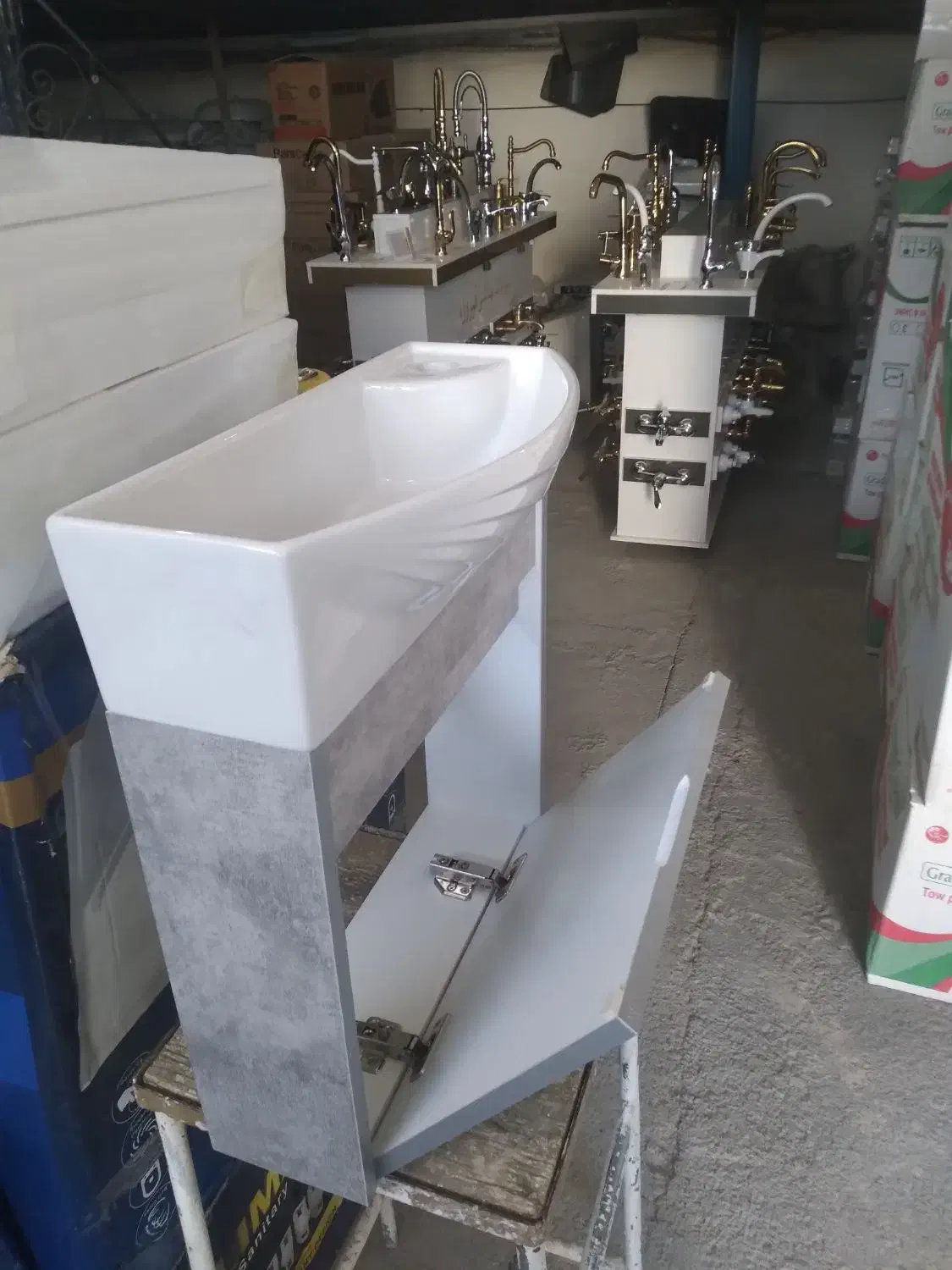 روشویی ۴۵در۲۰ بِلا پارس سرام|لوازم سرویس بهداشتی|تهران, شهرک شریفی|دیوار