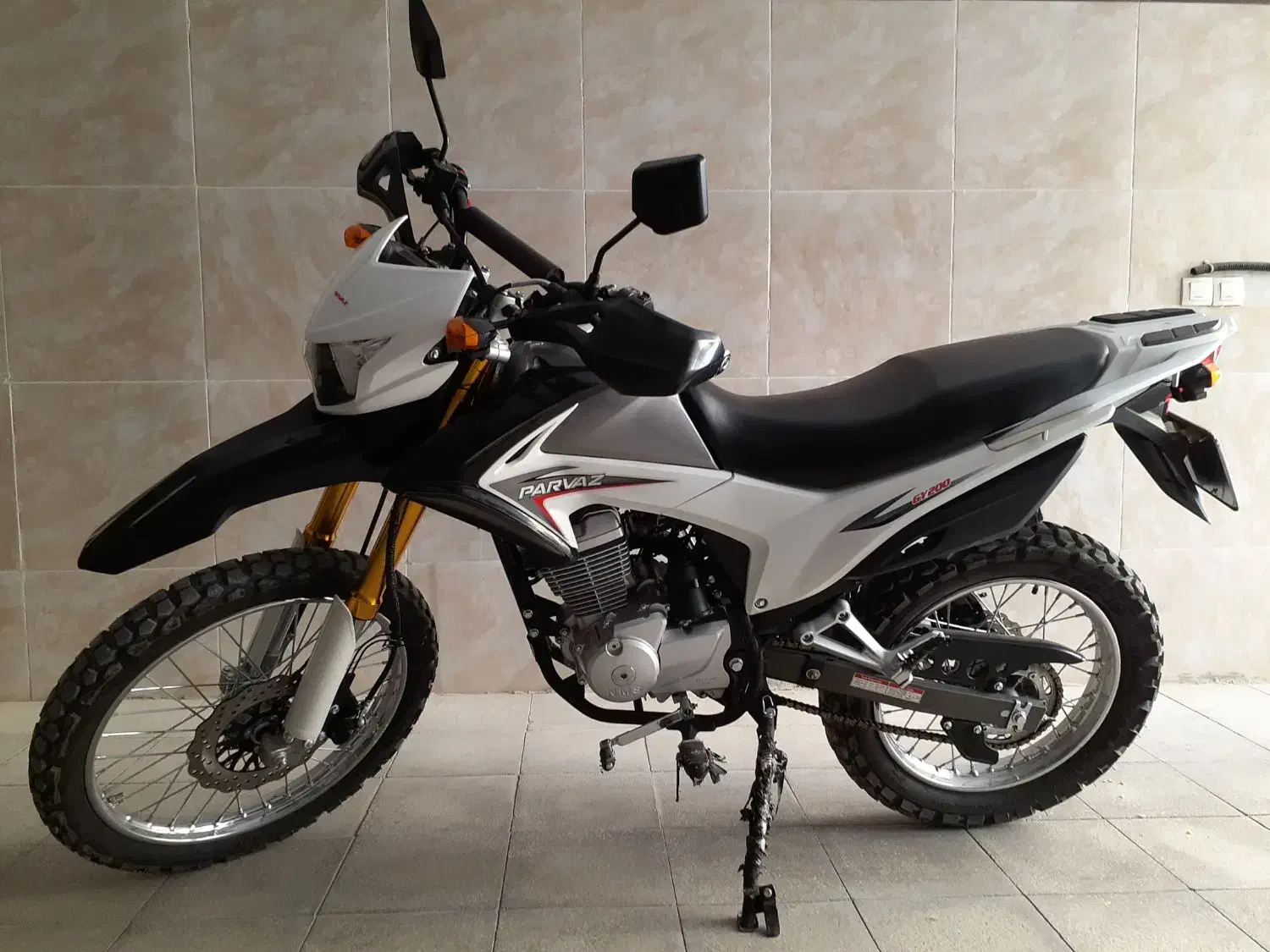 تریل پرواز ۲۰۰ مدل ۱۴۰۲ ، مثل صفر|موتورسیکلت|جهرم, |دیوار