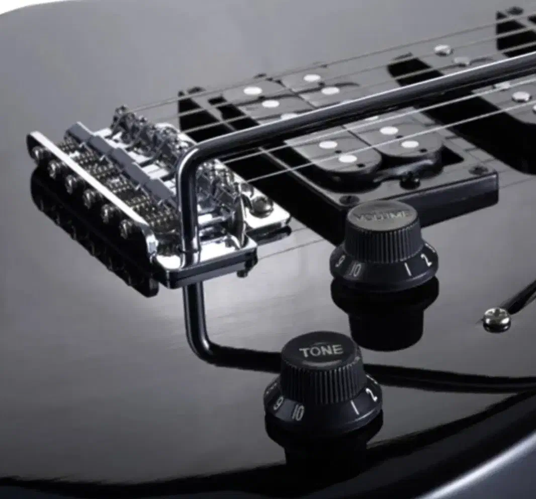 گیتار الکتریک یاماها ERG-121|گیتار، بیس، امپلیفایر|بابل, |دیوار