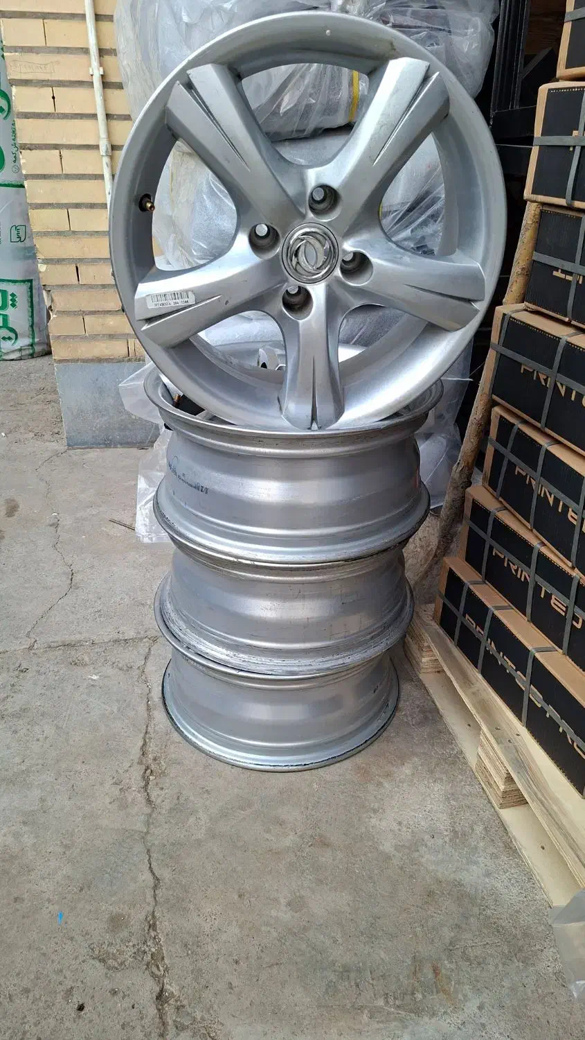 رنک۱۶|قطعات یدکی و لوازم جانبی|قمرود, |دیوار