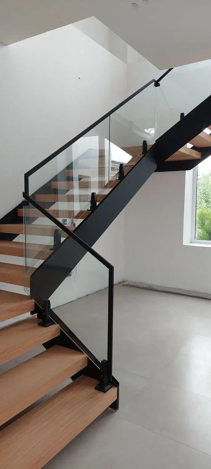 نرده،  شیشه ای،  استیل،  الومینیم، و درب شیشه ای|خدمات پیشه و مهارت|نوشهر, |دیوار