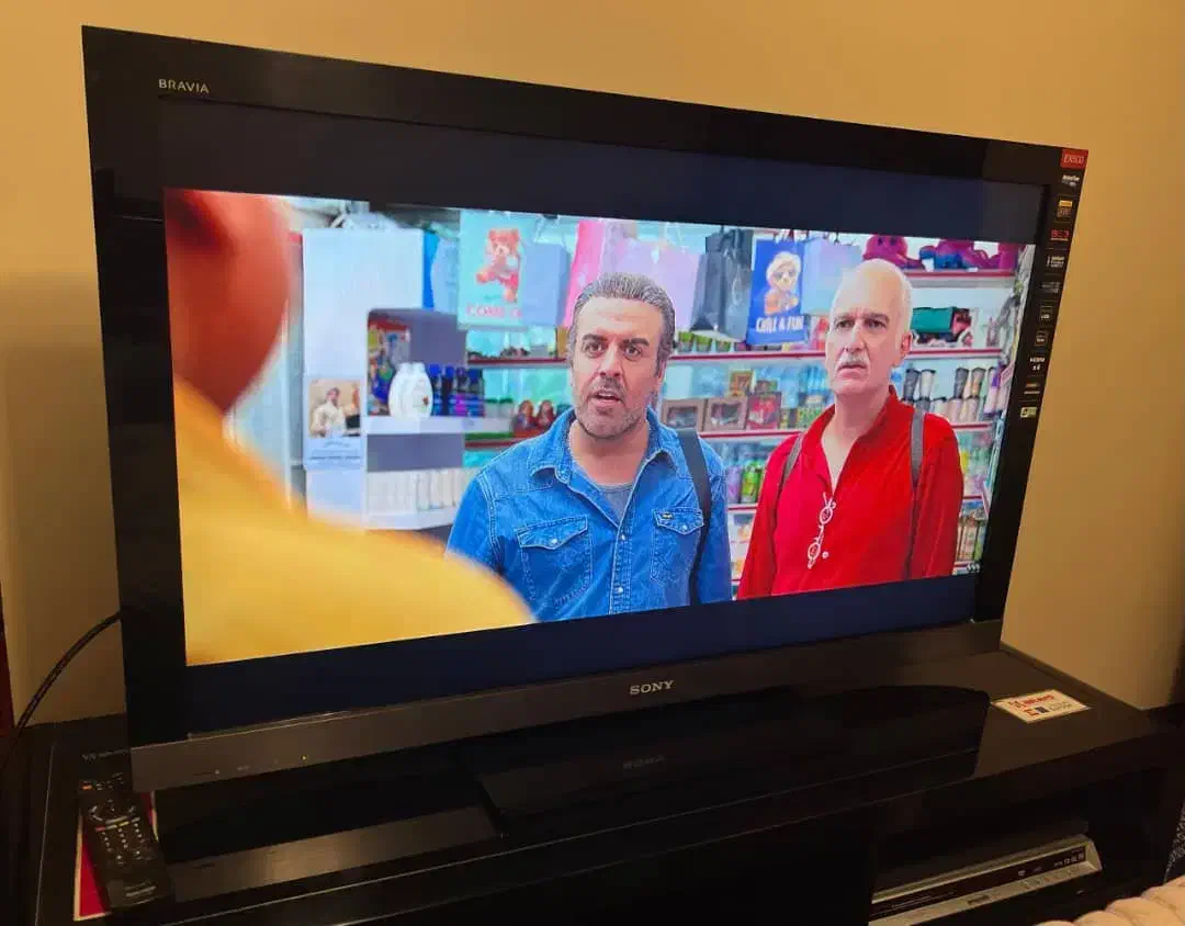 تلویزیون ۴۶اینچ سونیEX500 با میز|تلویزیون و پروژکتور|اصفهان, سپاهانشهر|دیوار