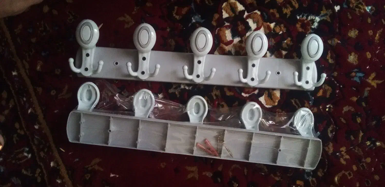 آویز  لباس دیواری|بندرخت و رخت‌آویز|تربت جام, حافظ|دیوار