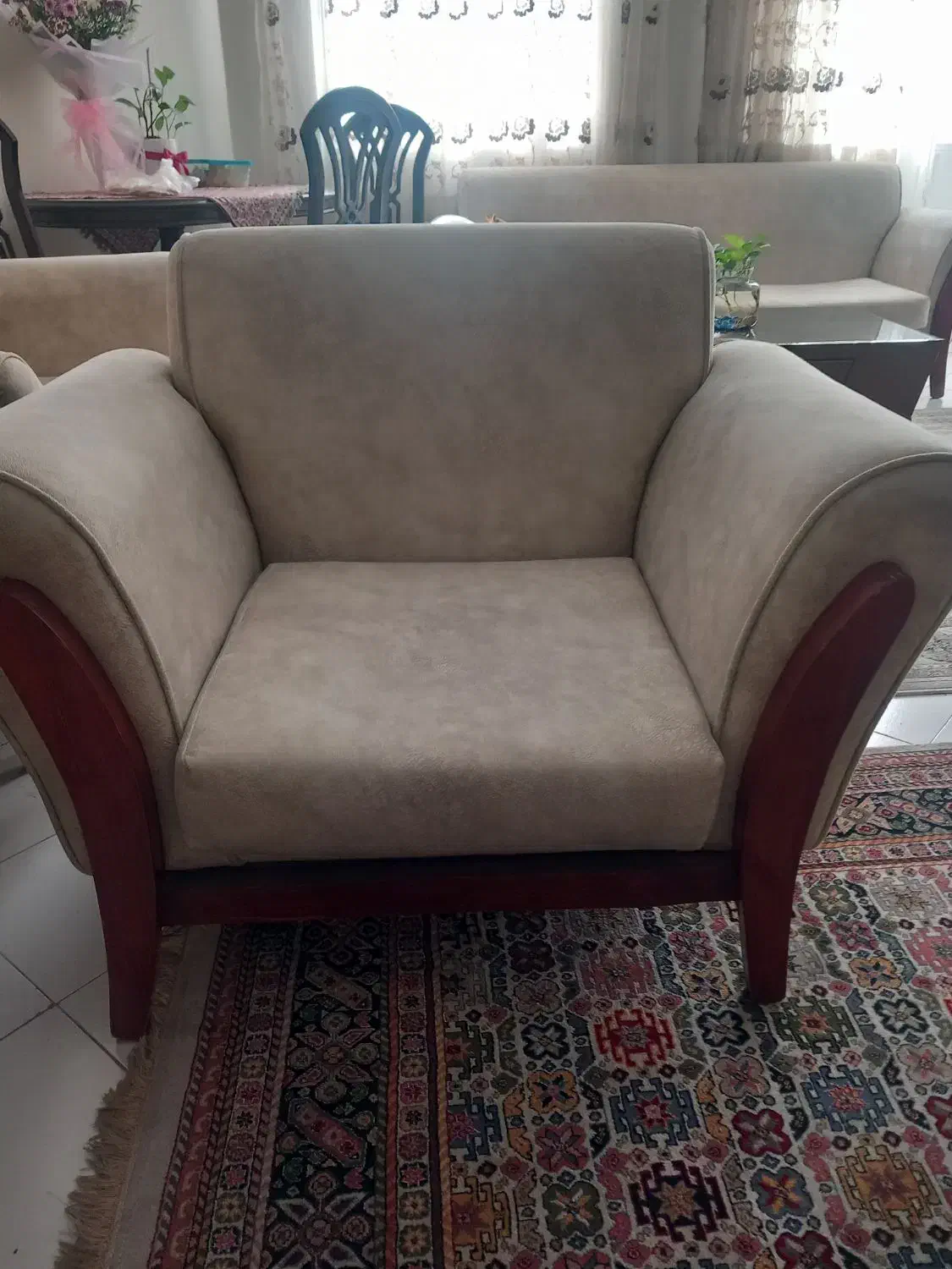 مبل راحتی|مبلمان خانگی و میز عسلی|تهران, مینی‌سیتی (شهرک نفت)|دیوار