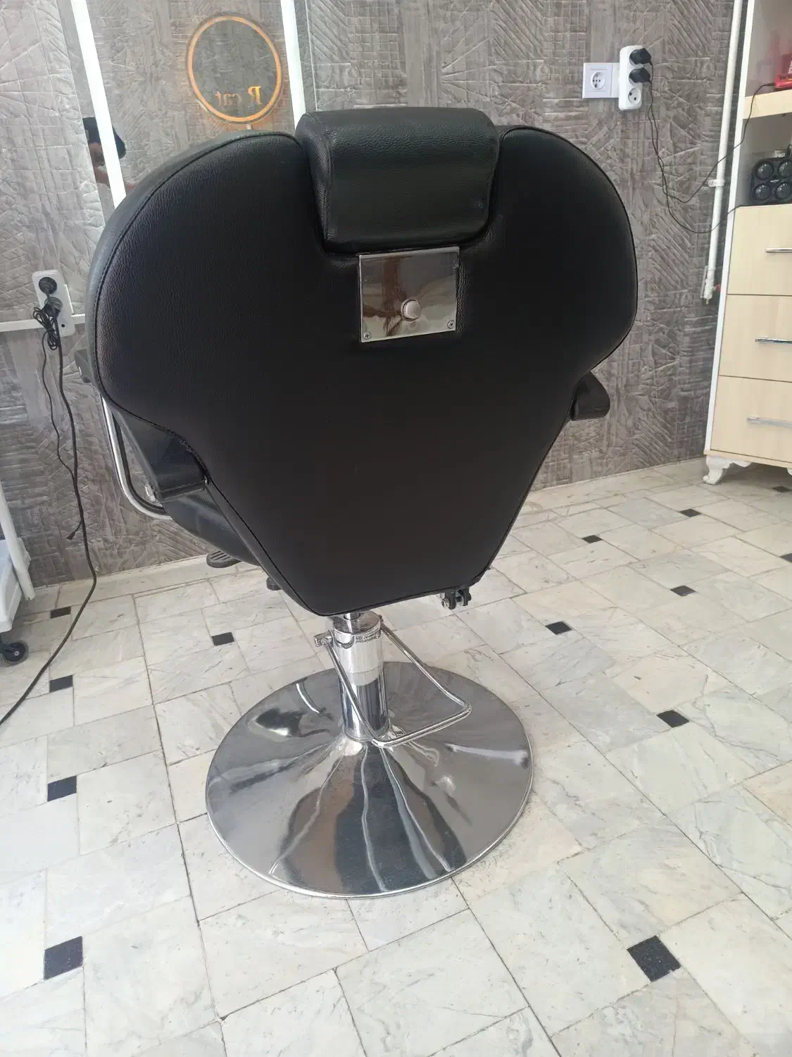 صندلی جکی|آرایشگاه و سالنهای زیبایی|تربتحیدریه, باغ سلطانی|دیوار