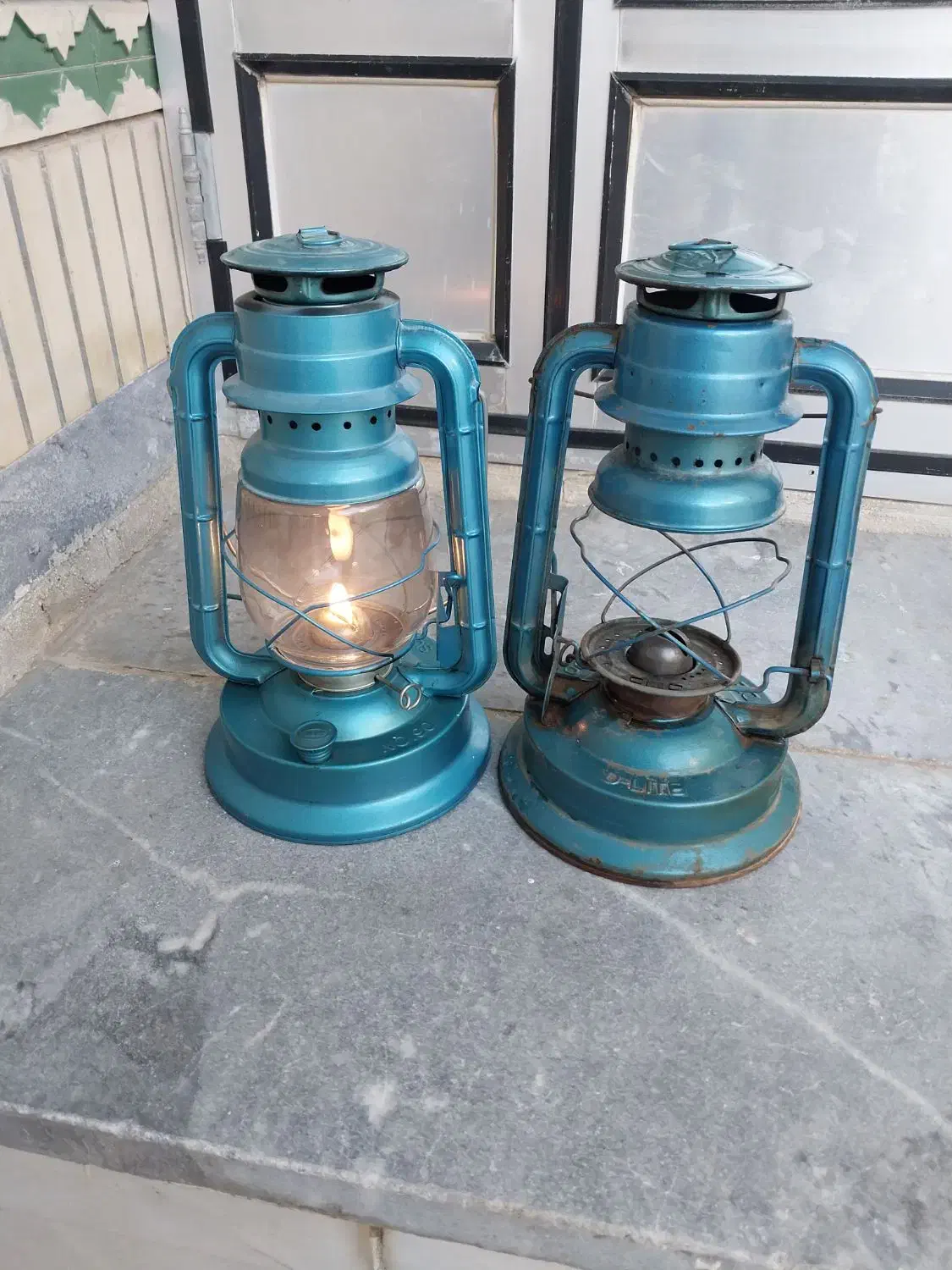 چراغ فانوس دستی نفتی|کلکسیون اشیاء عتیقه|زابل, |دیوار