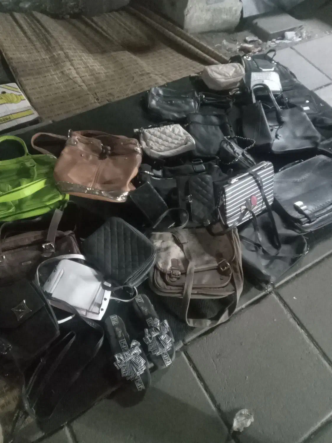 لباس های خارجی|لباس|محمدشهر, محمدشهر|دیوار