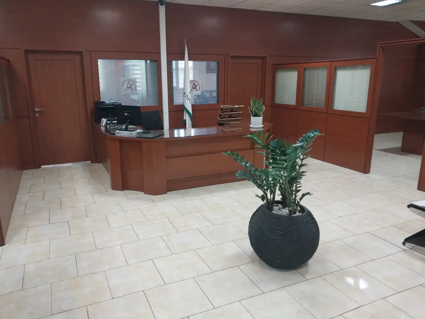 منشی و کارگر خط تولید|استخدام اداری و مدیریت|فشاپویه, |دیوار