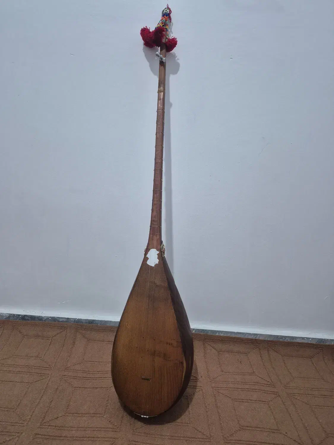 دوتار فروشی|سازهای سنتی|اسفراین, |دیوار