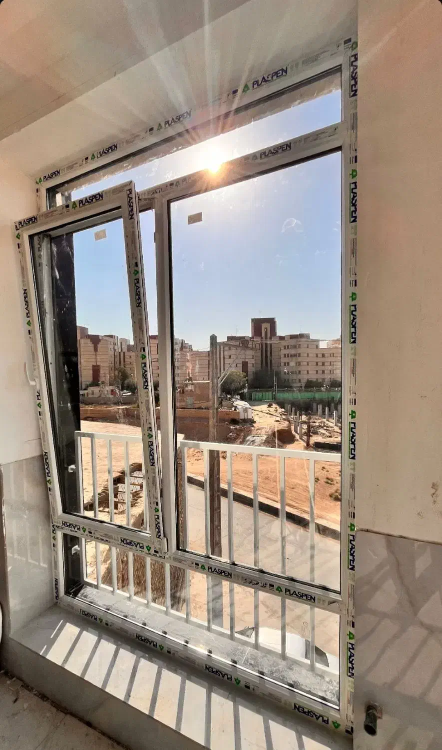 نصاب در و پنجره پی وی سی|خدمات پیشه و مهارت|باوله, |دیوار