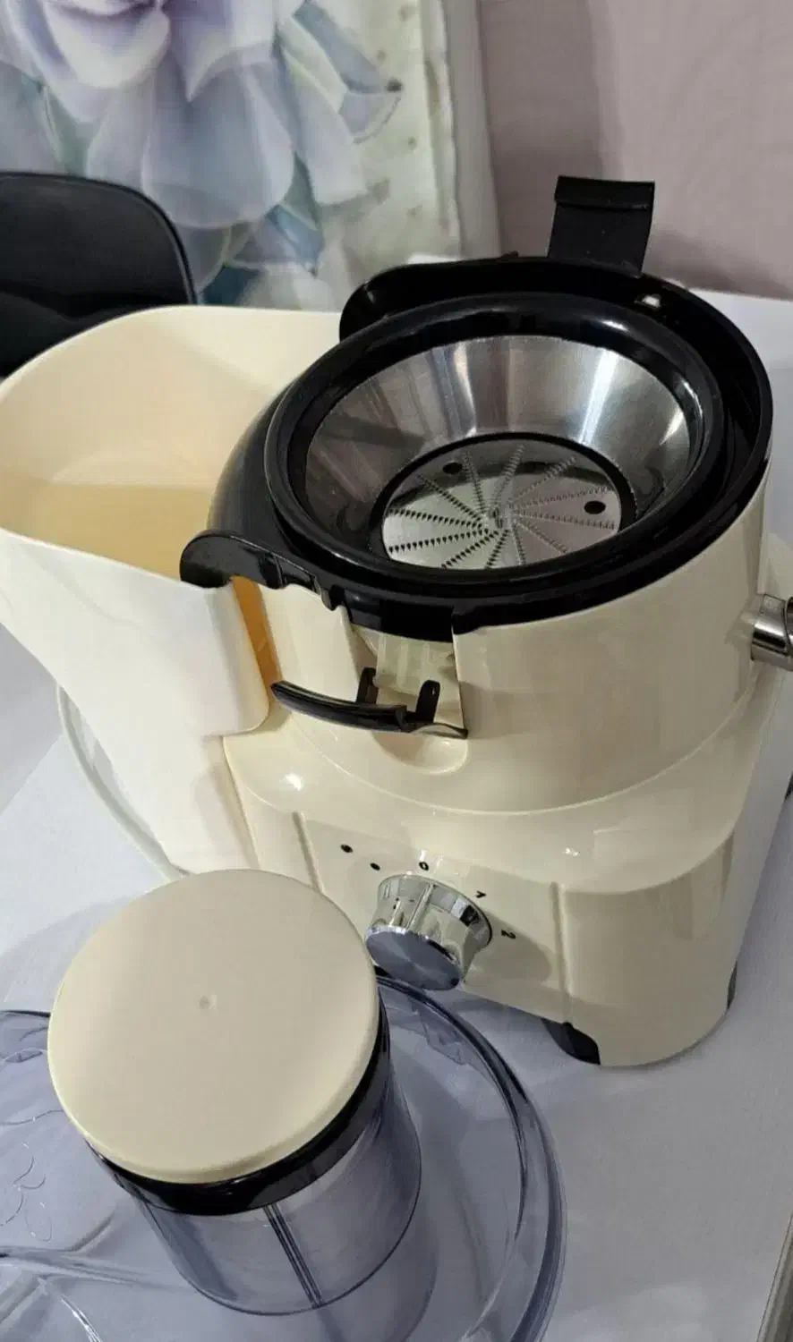 آبمیوه گیری|آبمیوه‌گیر و آب‌مرکبات‌گیر|رشت, استقامت ۲|دیوار