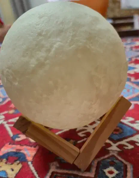 چراغ خواب طرح کره ماه لمسی|چراغ خواب و آباژور|عباسآباد, |دیوار