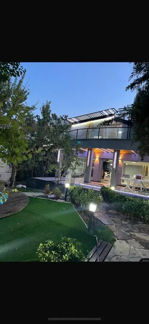 باغ ۵۰۰ متر، بنا ۱۶۰ متر، چمن|اجارهٔ کوتاه‌مدت ویلا و باغ|کرج, چمن|دیوار