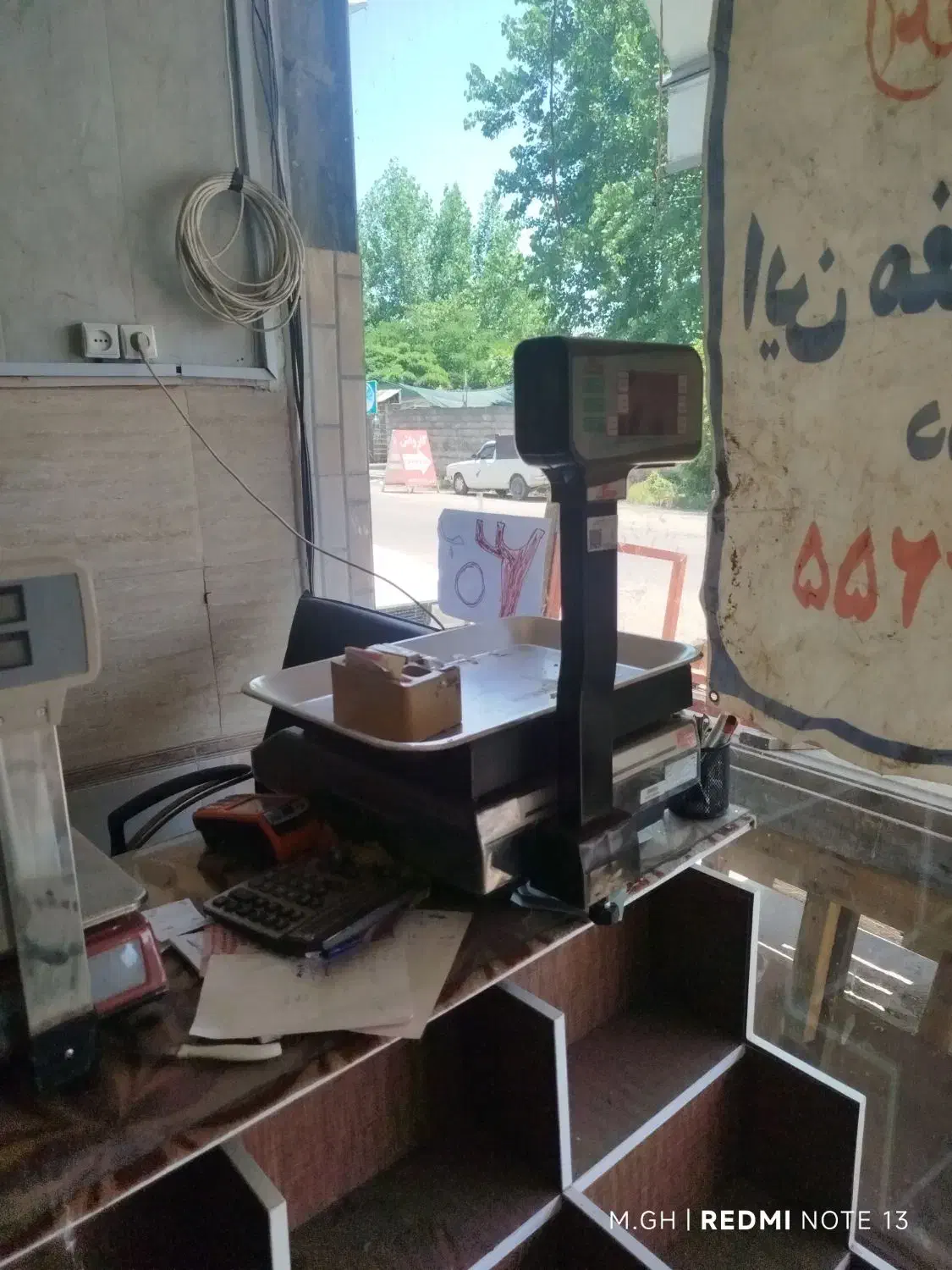 تخت وترازو میوه فروشی|فروشگاه و مغازه|صومعهسرا, |دیوار